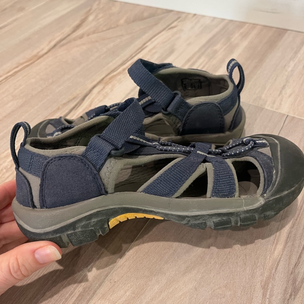 KEEN Kids' Dark Blue and Gray Sandals Size 1 - Picture 3 of 11